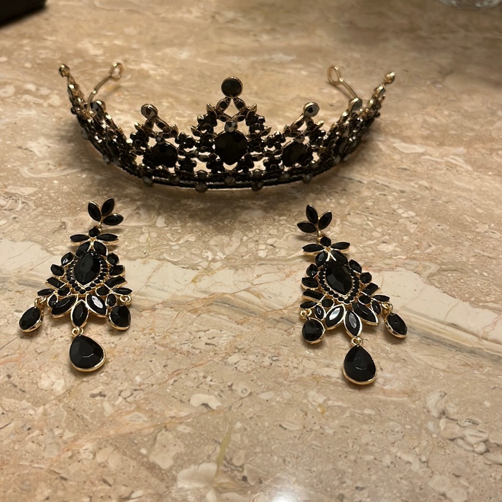Gothic Halloween princess crown and earrings